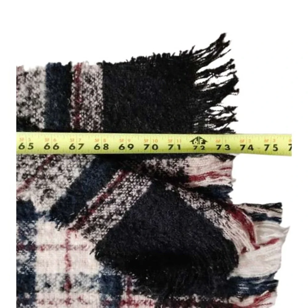 Francescas Plaid Scarf Boucle Black Red White Blue Fringe One Size Polyester‎